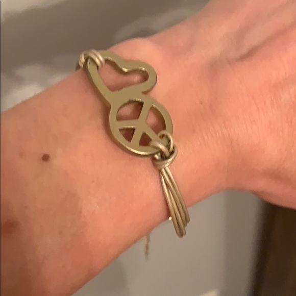 ☮️💟 Peace Sign and Heart Bracelet 💟☮️ - Picture 6 of 7